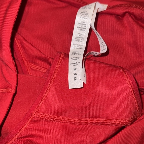 Lululemon shorts Red Speed Up 2.5 NEW size 12 lined running - Picture 6 of 8